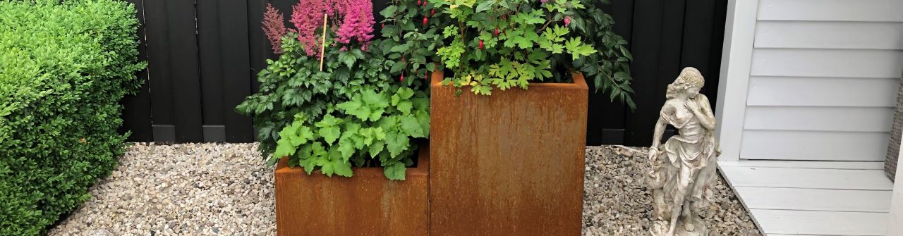 Jardinière escalier en acier corten