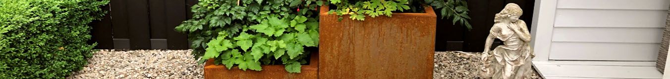 Jardinière escalier en acier corten