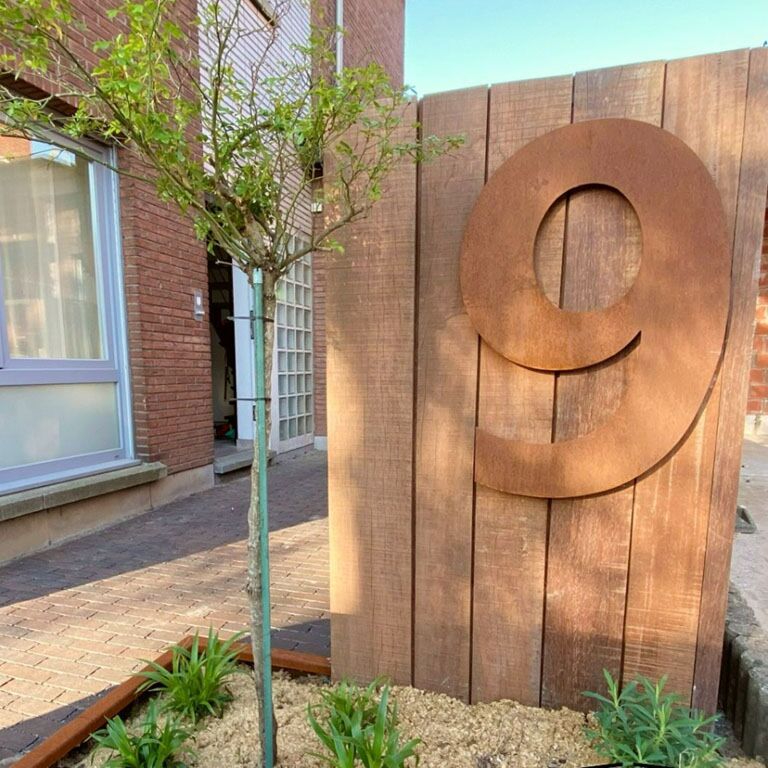 Maison en acier corten numéro 9 - 80 cm