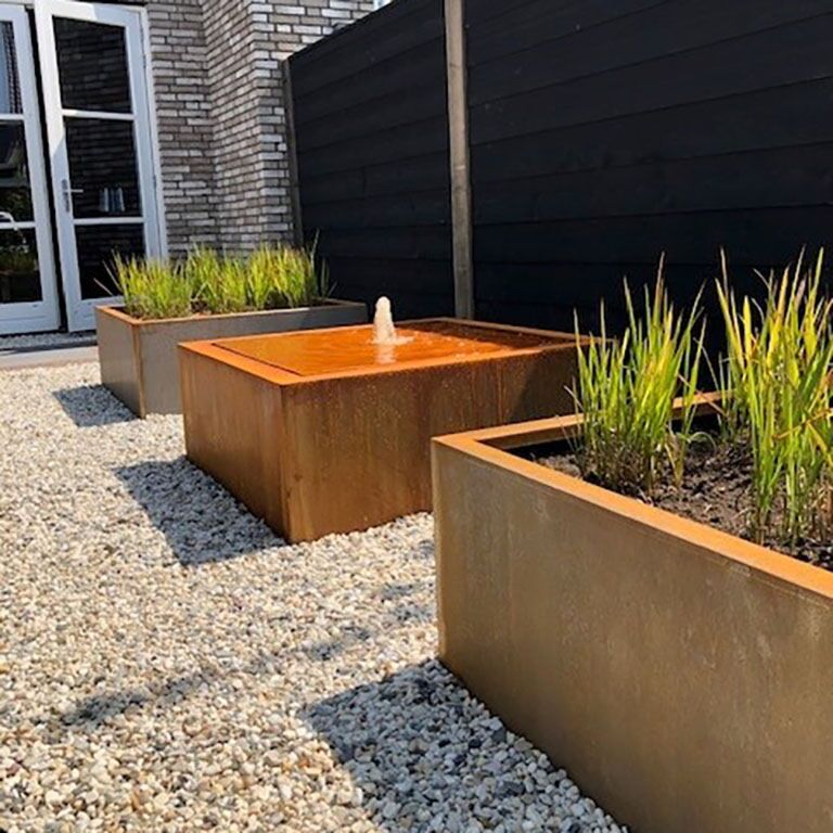 Table d'eau en acier corten 100 x 100 x 40 cm