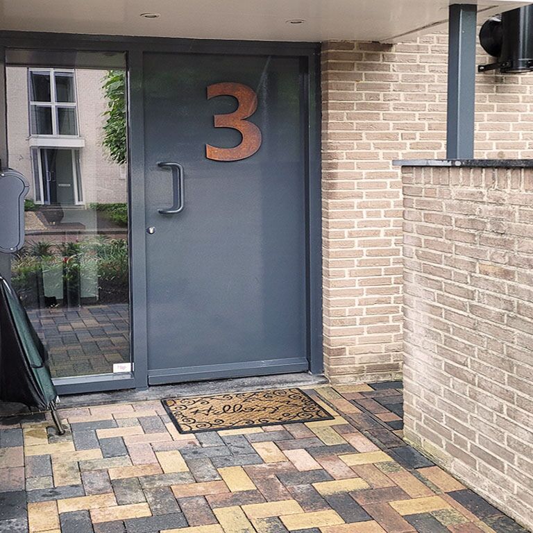 Maison en acier corten numéro 3 - 30 cm