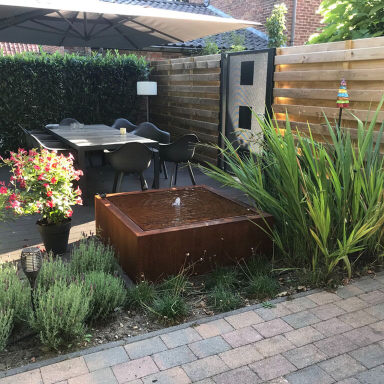 Table d'eau en acier corten 100 x 100 x 40 cm