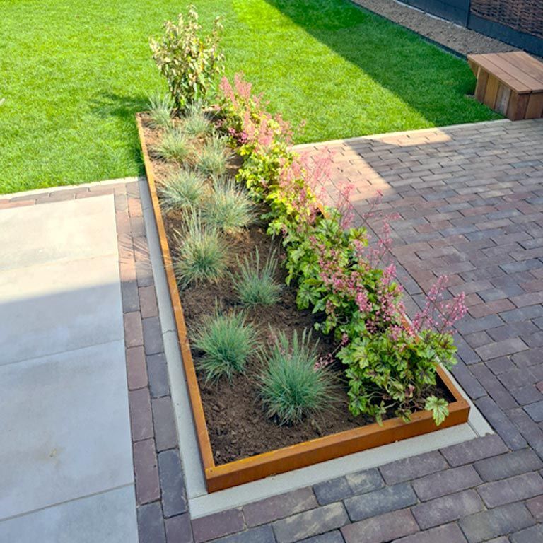 Bordure en acier corten à bord replié 12 cm kit complet pour 15 mètres