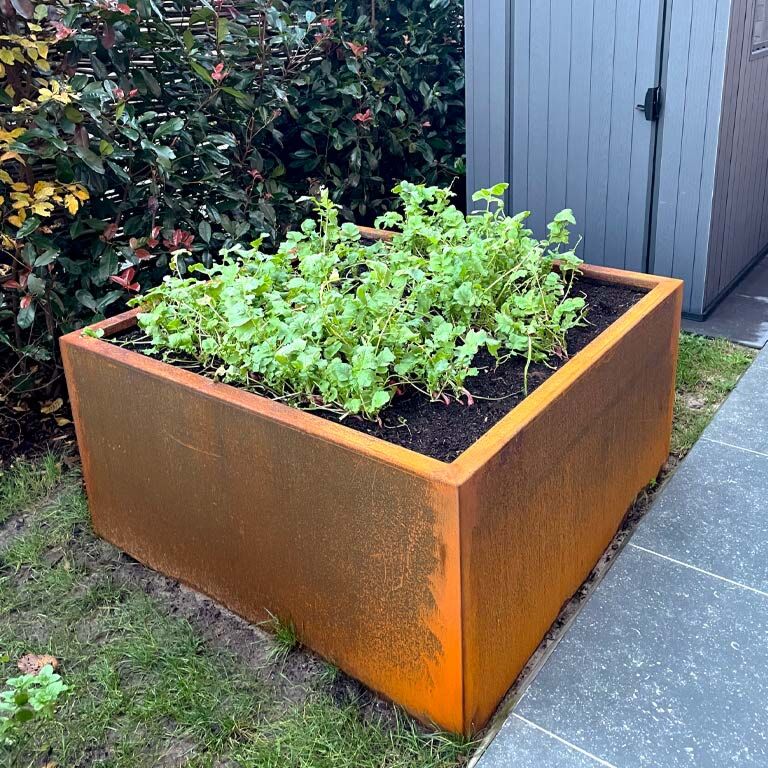 Bac à plantes soudée en acier corten Montana 120 x 120 x 60 cm