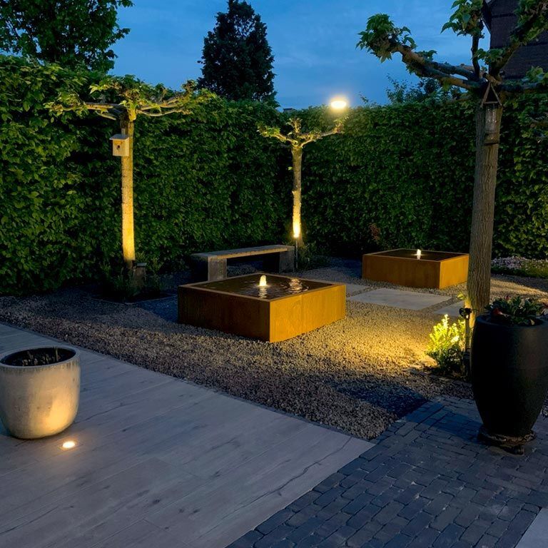Table d'eau en acier corten 120 x 120 x 40 cm