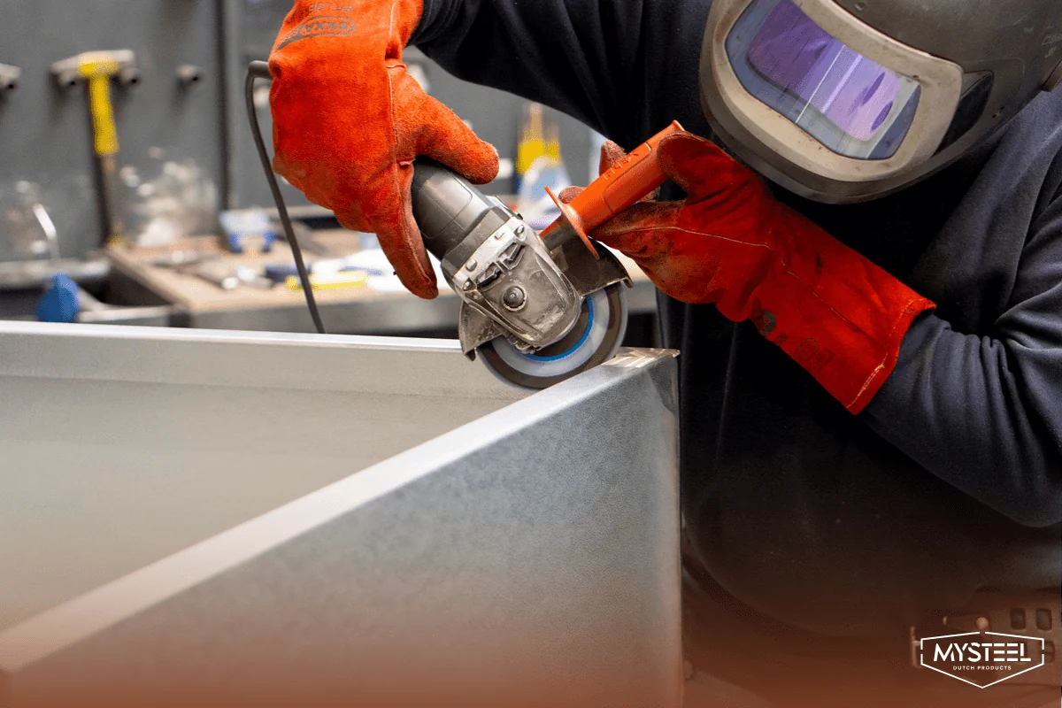 Travailler l'acier Corten comme un pro : meuler, percer, scier, etc.