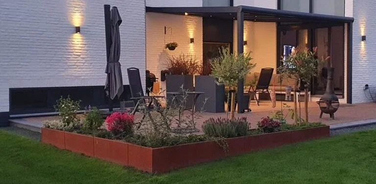 Créer une atmosphère avec l'acier Corten dans le jardin