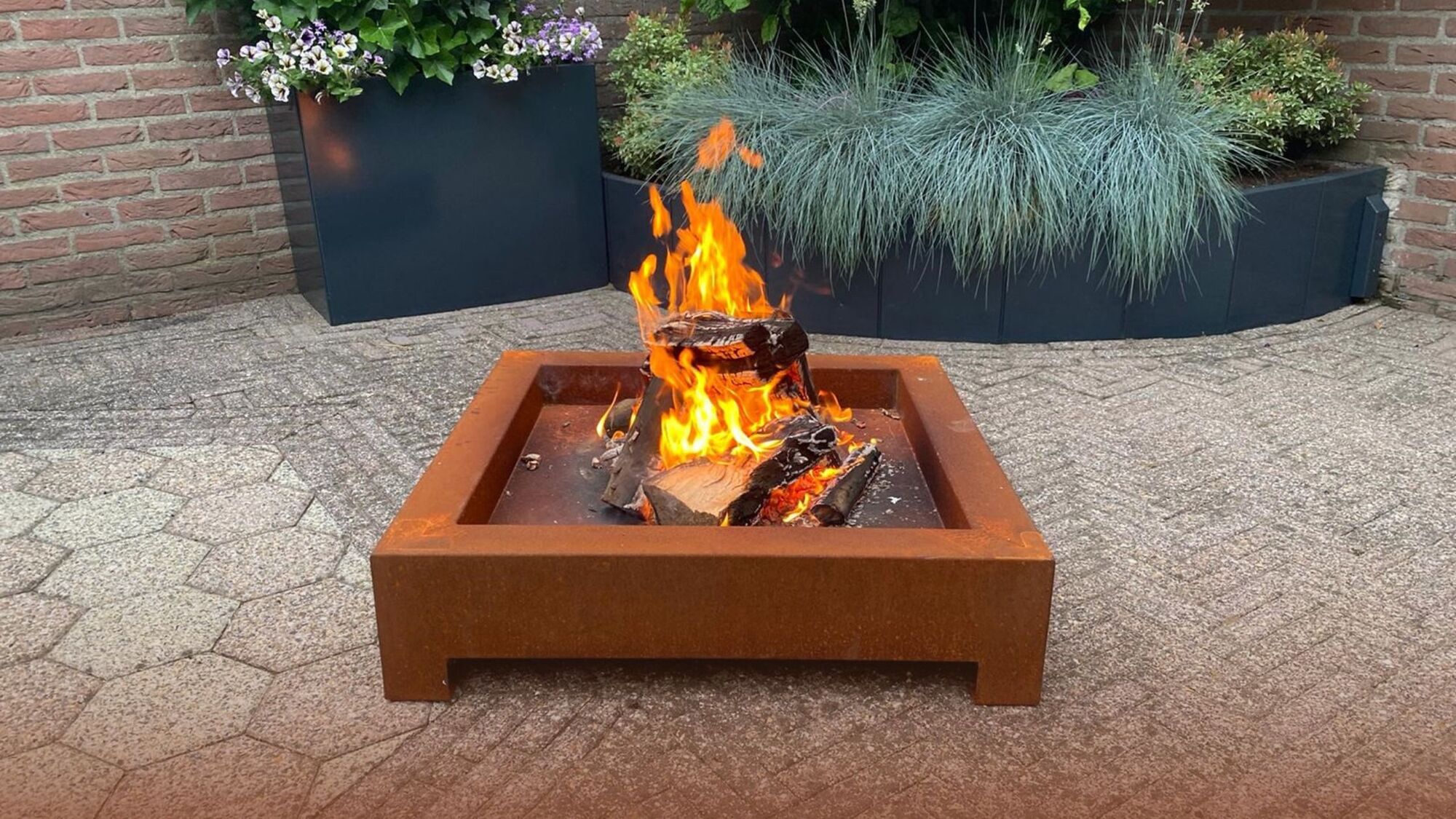 Comment utiliser les foyers en acier corten en toute sécurité ?